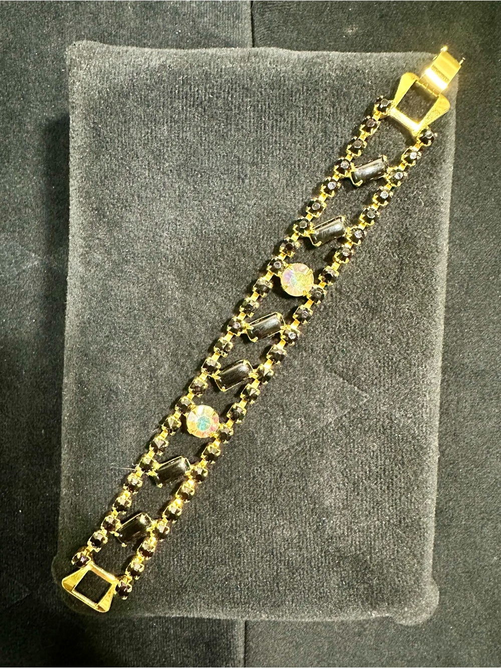 Vtg: Black Glass & Iridescent  Aurora Borealis Open Work  Bracelet